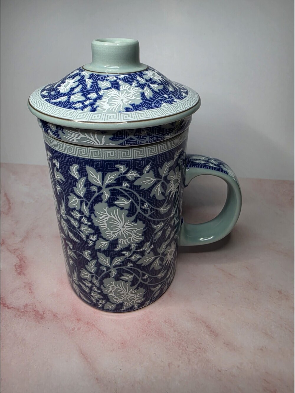 Jinghezhen Zhu Ying Yao Blue White Porcelain Tea Infuser Mug